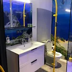 بيت للعطل L Arret De Bus Insolite & Spa *