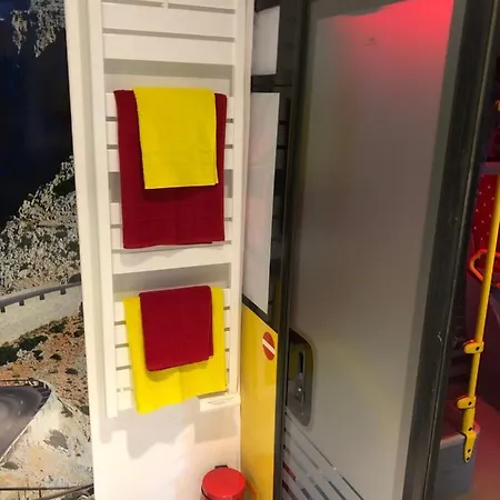 L Arret De Bus Insolite & Spa * Berck