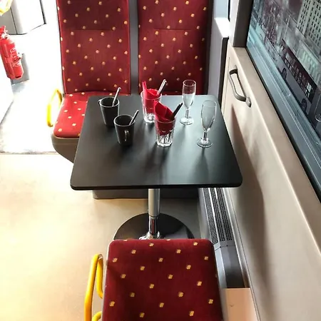 L Arret De Bus Insolite & Spa *