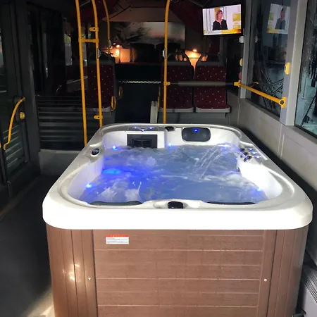 L Arret De Bus Insolite & Spa *